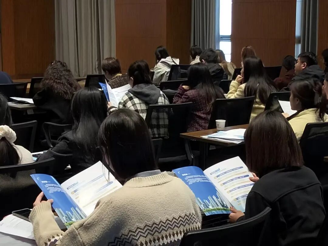 赋能区域龙头｜我司创始人受邀为汉江国投“襄投·襄知”大论坛专题授课